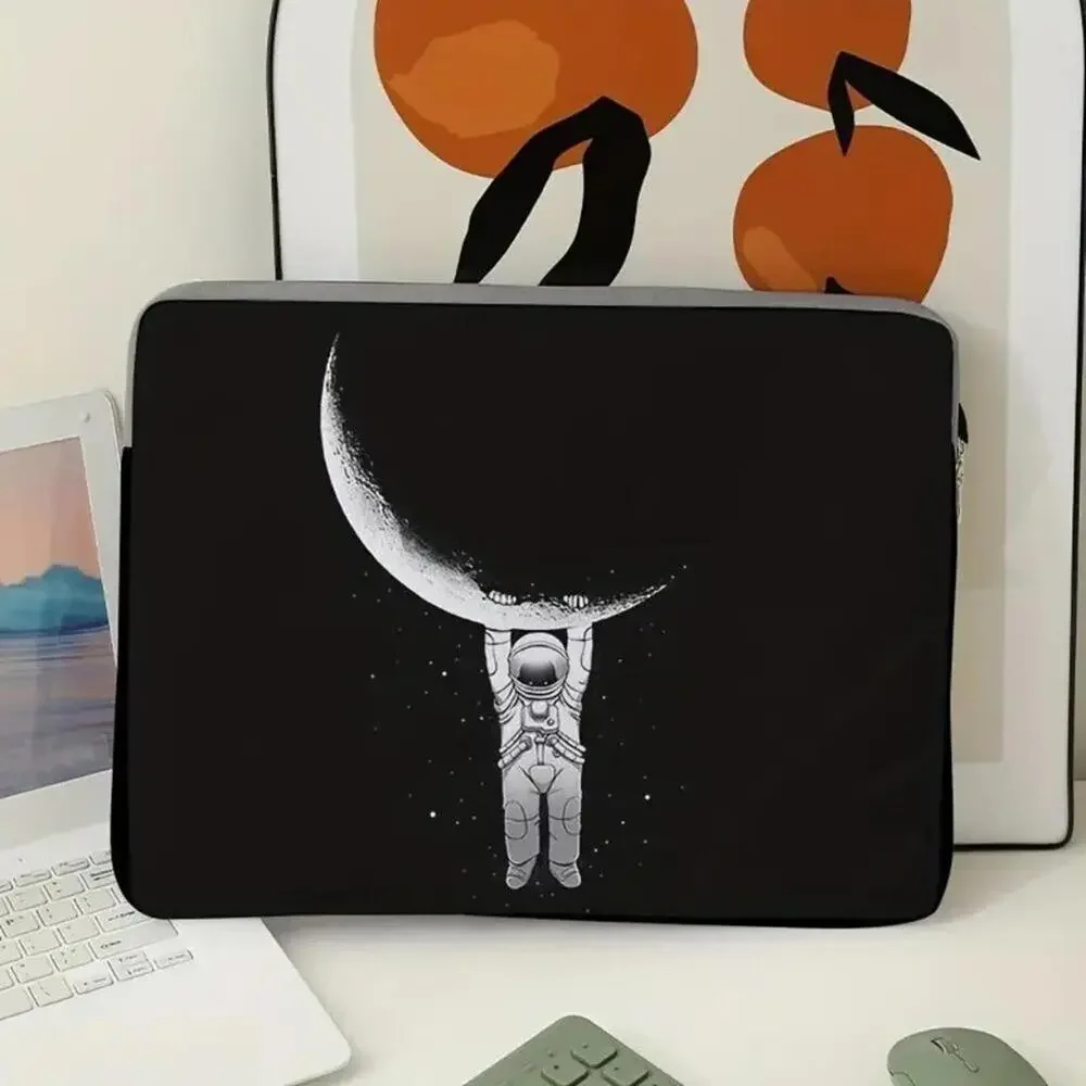 New Black Bottom Moon Astronaut Computer Zipper Cover